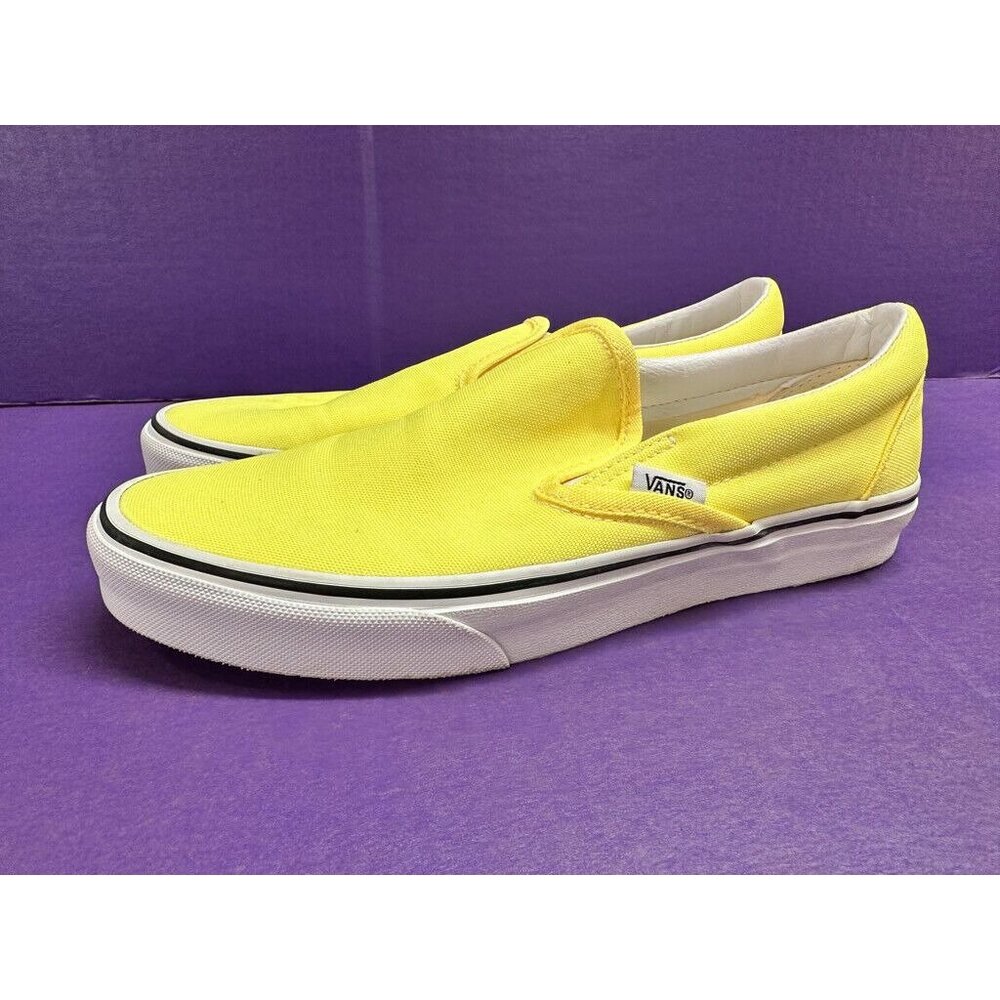Vans Classic Slip On Canvas Sneaker SHoes M 7.5  W9
